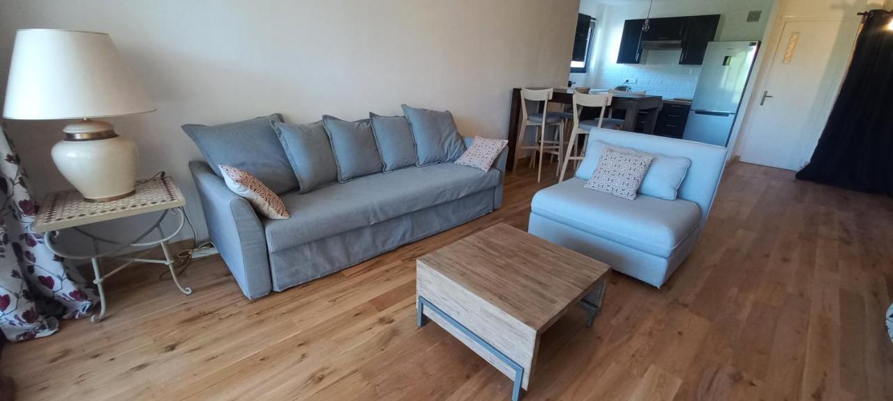 Loft Climatise "La Pinede", 50 M2, Tres Calme, 5 Mn A Pied Des Plages, Lit King Size La Seyne-sur-Mer Eksteriør bilde