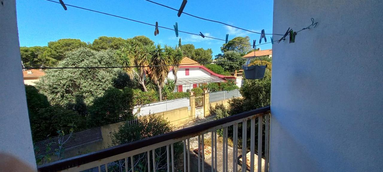Loft Climatise "La Pinede", 50 M2, Tres Calme, 5 Mn A Pied Des Plages, Lit King Size La Seyne-sur-Mer Eksteriør bilde